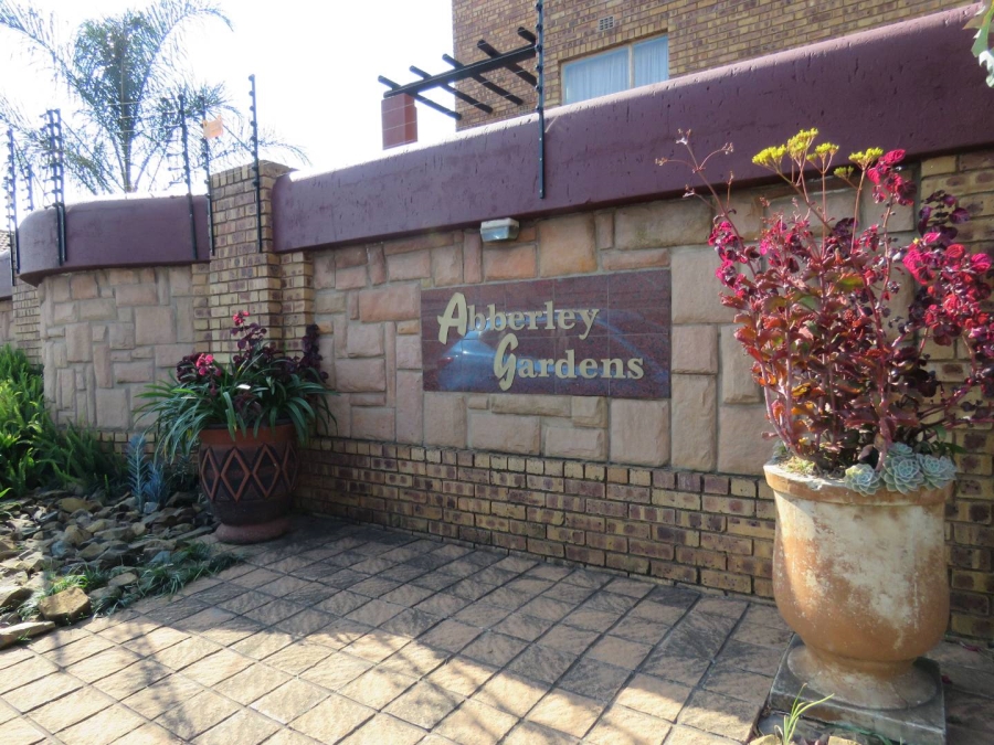 2 Bedroom Property for Sale in New Redruth Gauteng