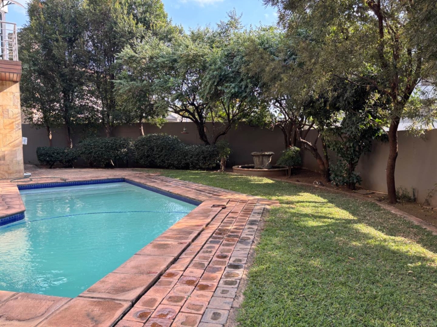 To Let 3 Bedroom Property for Rent in Lombardy Estate Gauteng