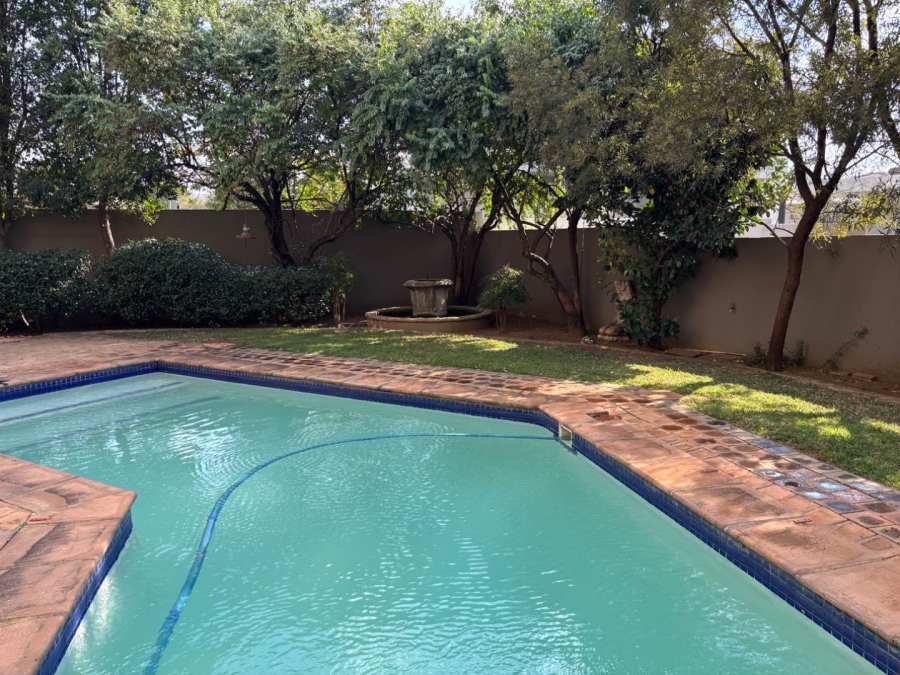 To Let 3 Bedroom Property for Rent in Lombardy Estate Gauteng