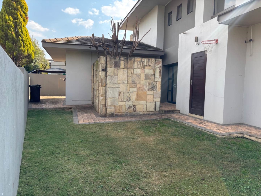 To Let 3 Bedroom Property for Rent in Lombardy Estate Gauteng