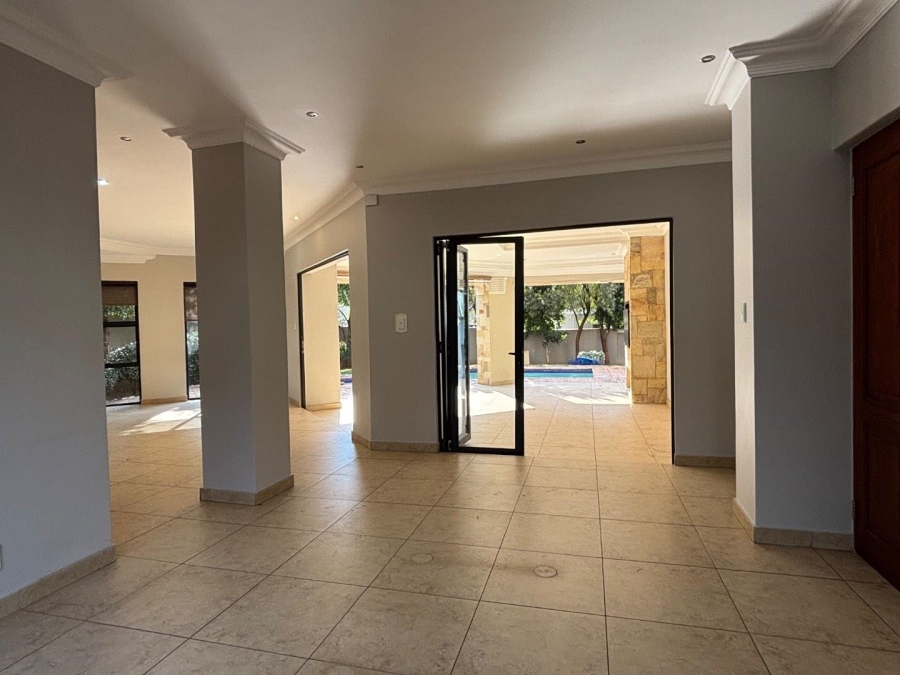 To Let 3 Bedroom Property for Rent in Lombardy Estate Gauteng