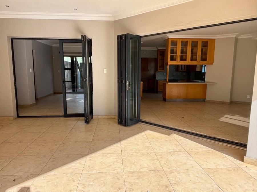 To Let 3 Bedroom Property for Rent in Lombardy Estate Gauteng