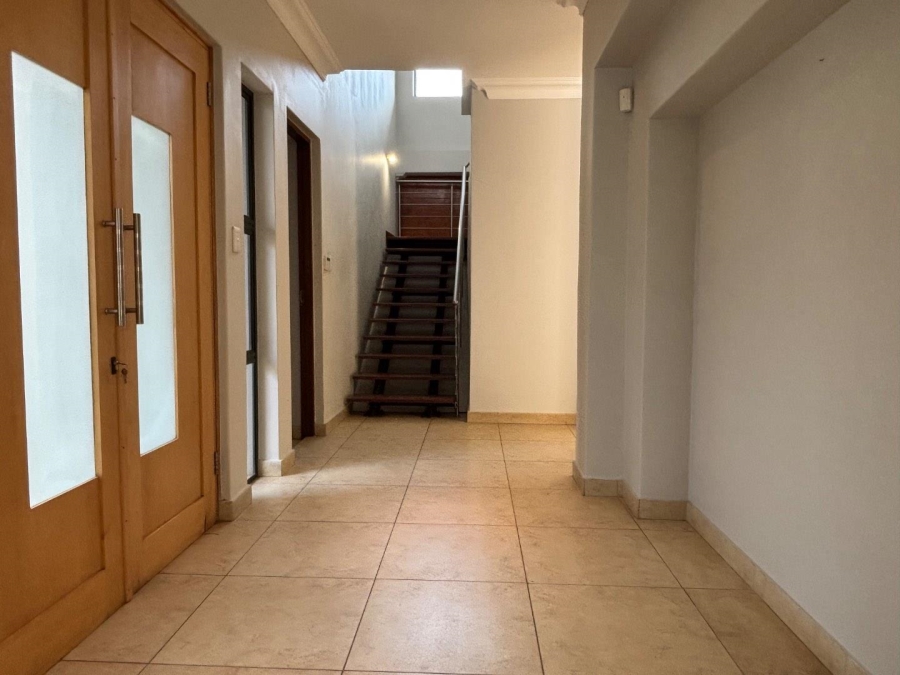 To Let 3 Bedroom Property for Rent in Lombardy Estate Gauteng