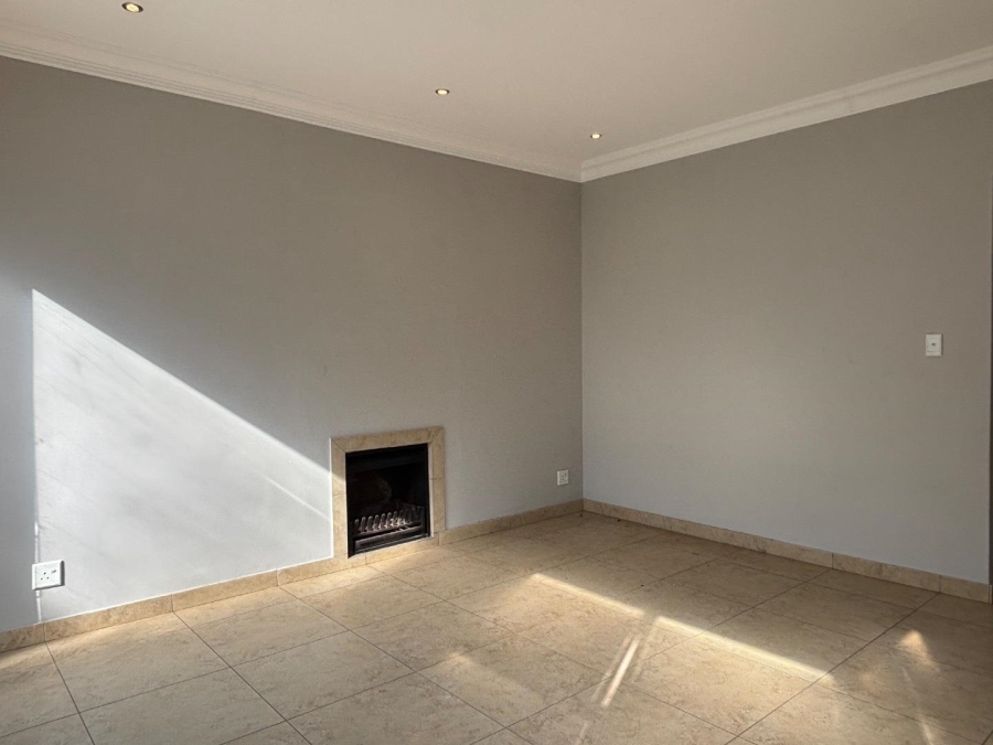 To Let 3 Bedroom Property for Rent in Lombardy Estate Gauteng