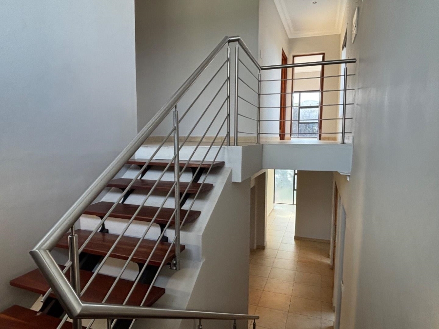 To Let 3 Bedroom Property for Rent in Lombardy Estate Gauteng