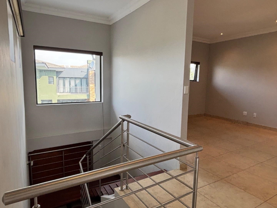 To Let 3 Bedroom Property for Rent in Lombardy Estate Gauteng