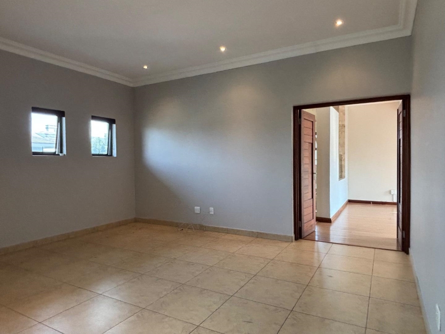 To Let 3 Bedroom Property for Rent in Lombardy Estate Gauteng