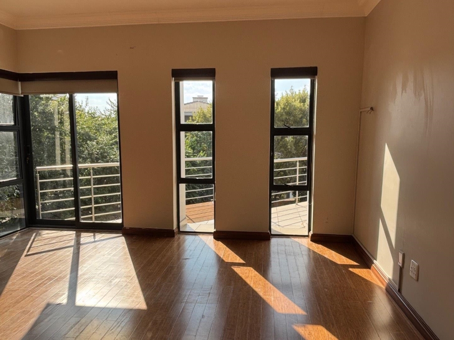 To Let 3 Bedroom Property for Rent in Lombardy Estate Gauteng