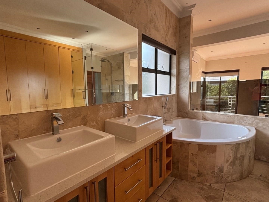 To Let 3 Bedroom Property for Rent in Lombardy Estate Gauteng