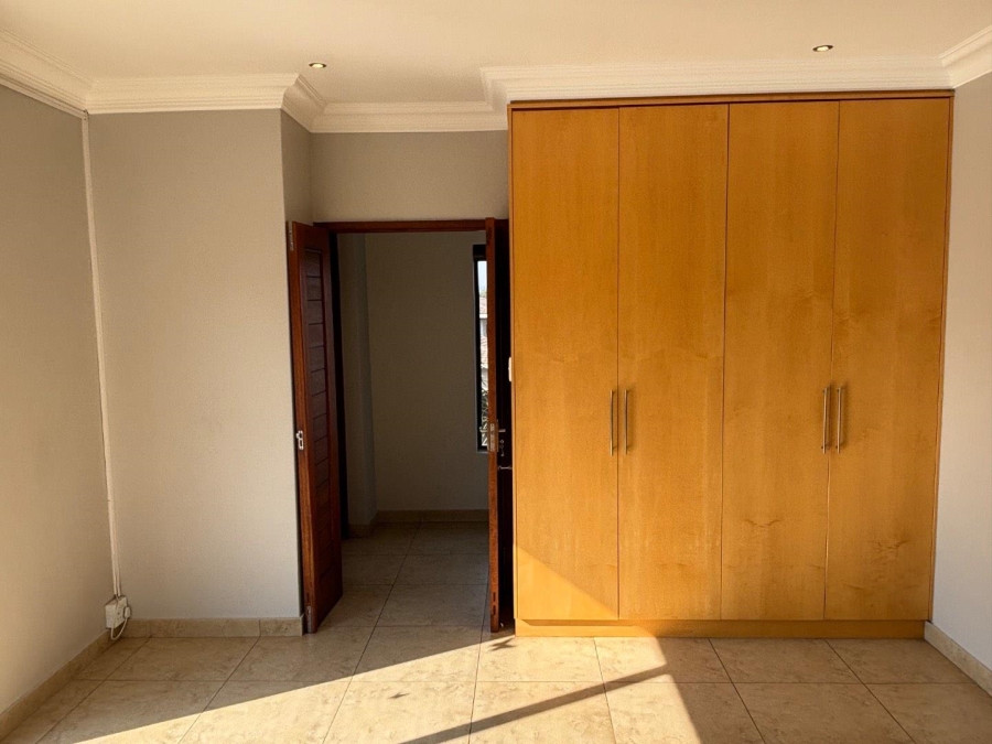 To Let 3 Bedroom Property for Rent in Lombardy Estate Gauteng