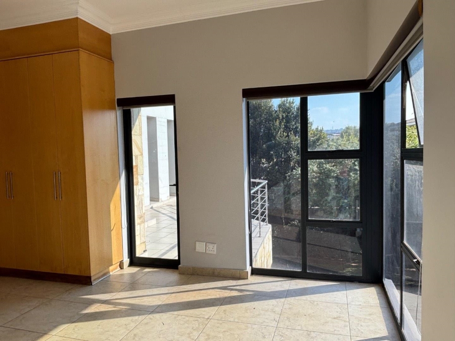 To Let 3 Bedroom Property for Rent in Lombardy Estate Gauteng