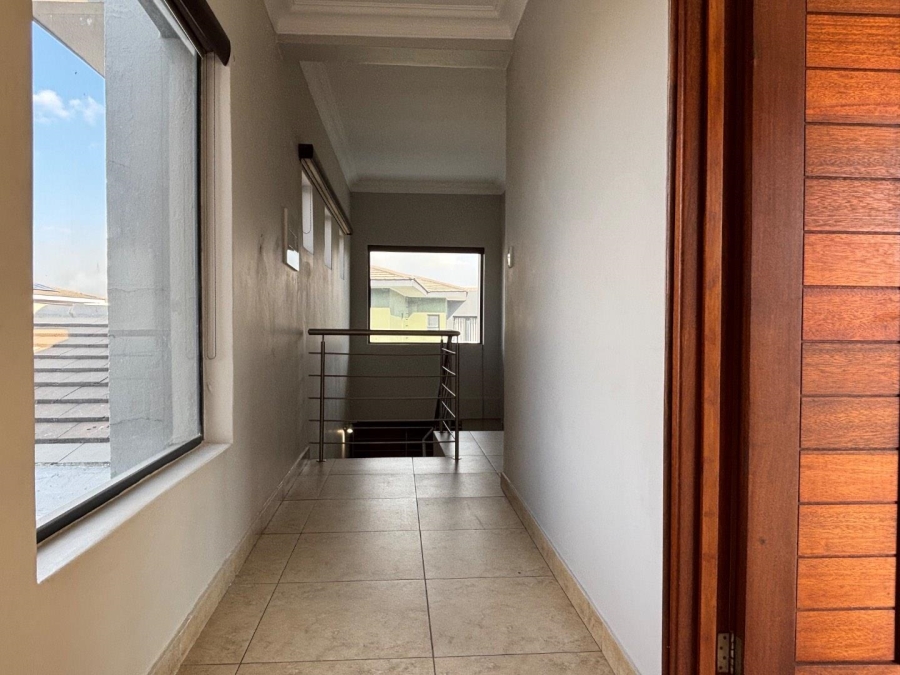 To Let 3 Bedroom Property for Rent in Lombardy Estate Gauteng