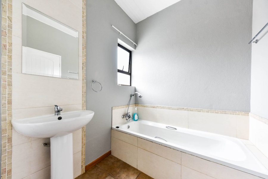To Let 2 Bedroom Property for Rent in Honeydew Gauteng