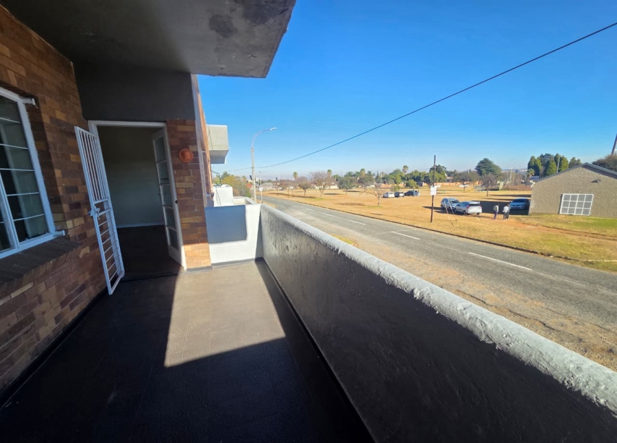To Let 2 Bedroom Property for Rent in Horison Gauteng