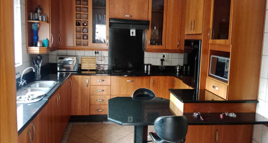4 Bedroom Property for Sale in Rangeview Gauteng