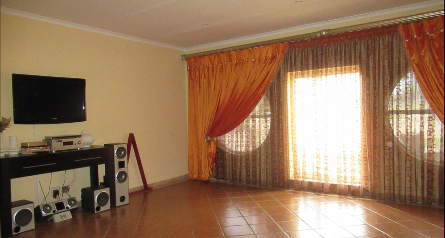 4 Bedroom Property for Sale in Rangeview Gauteng