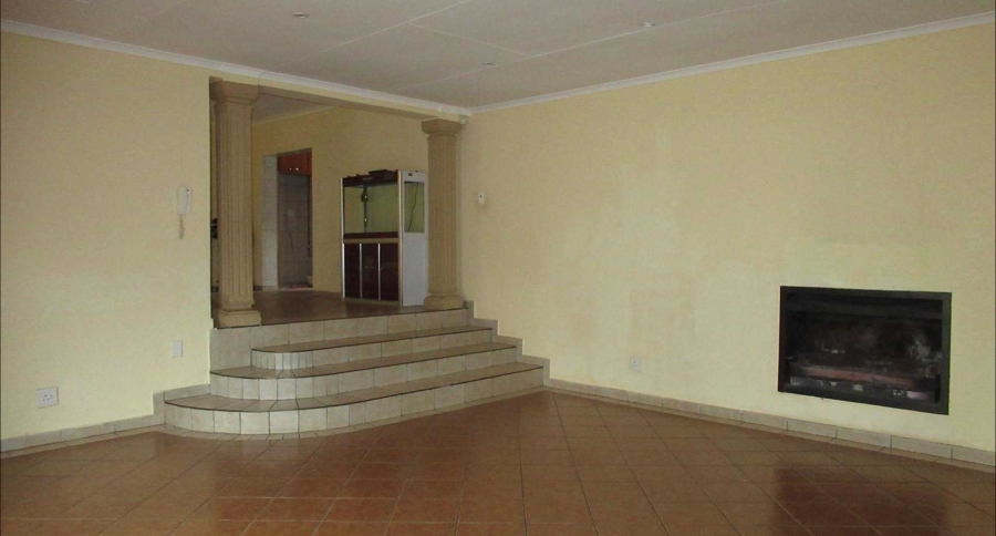 4 Bedroom Property for Sale in Rangeview Gauteng