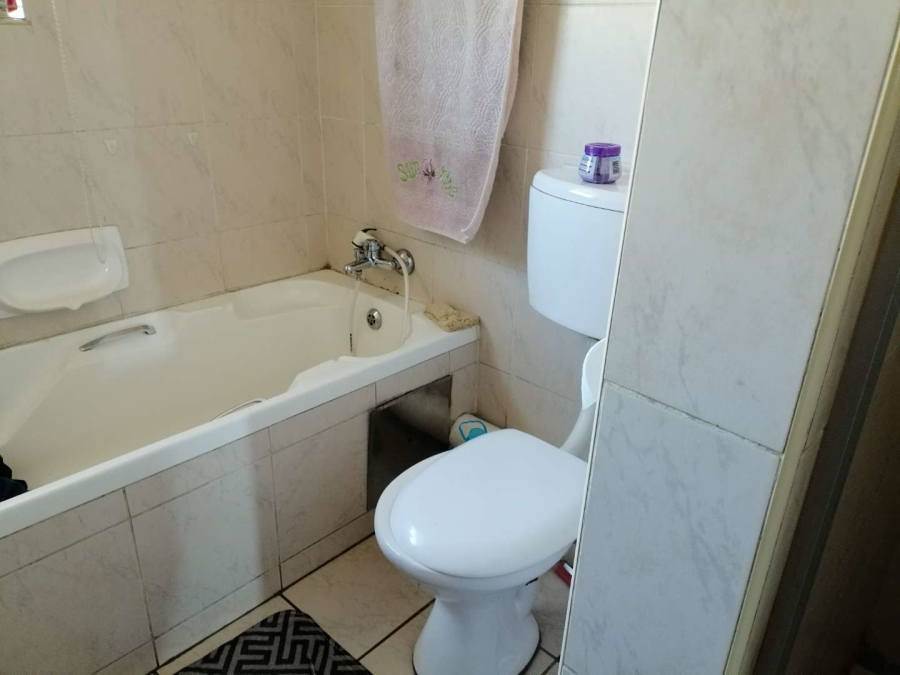 2 Bedroom Property for Sale in Denlee Gauteng