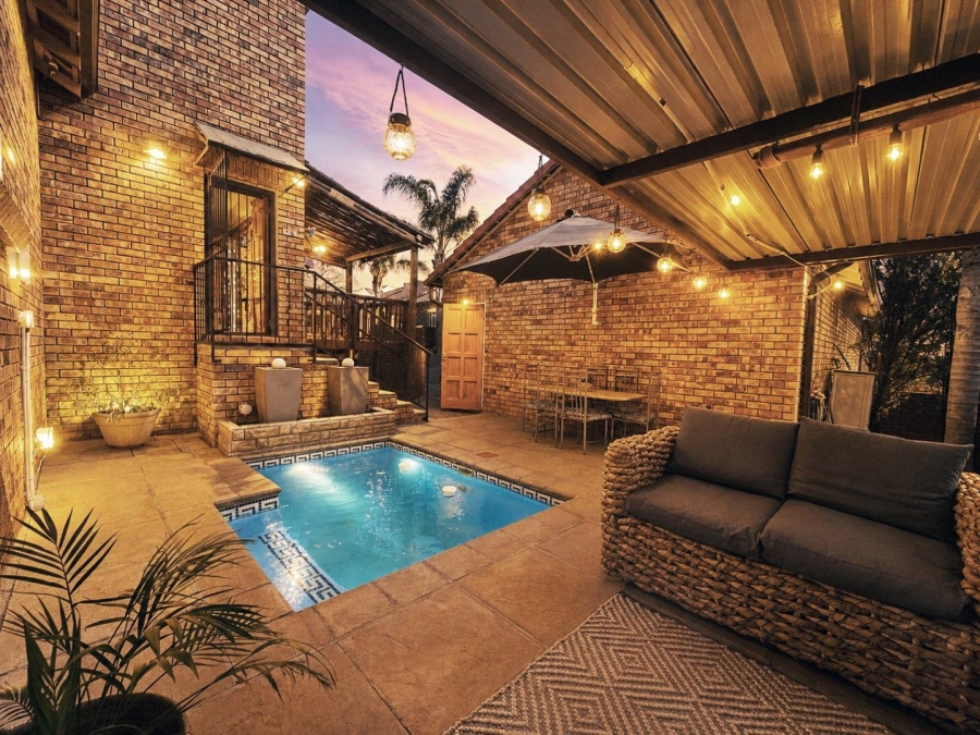 3 Bedroom Property for Sale in Honeydew Ridge Gauteng