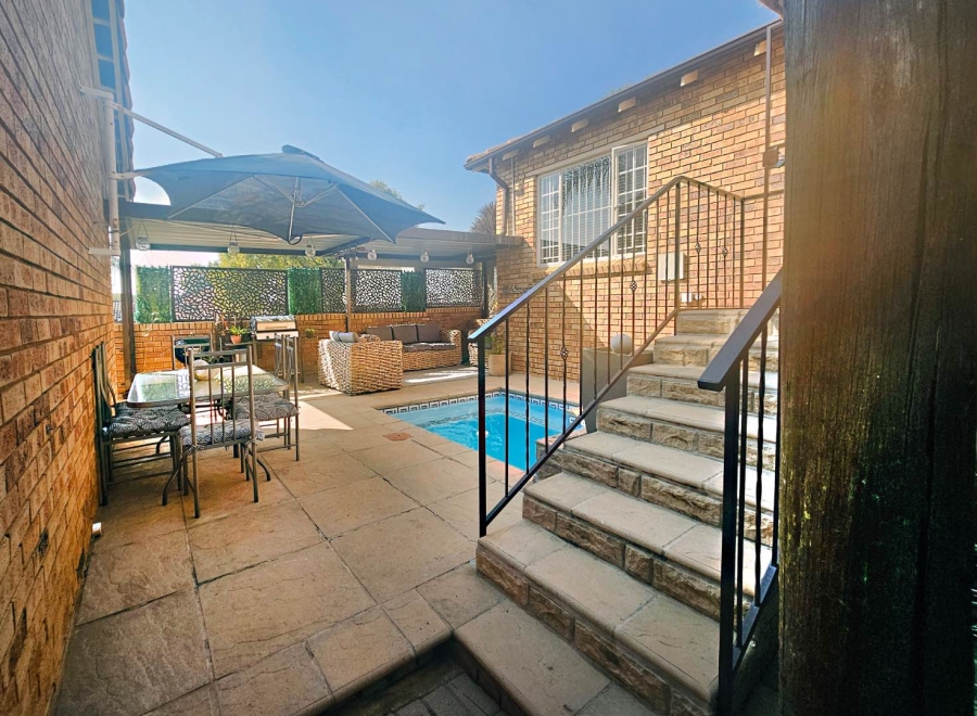 3 Bedroom Property for Sale in Honeydew Ridge Gauteng
