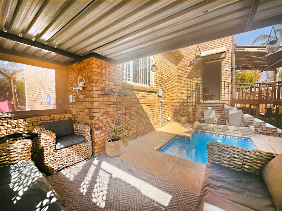3 Bedroom Property for Sale in Honeydew Ridge Gauteng