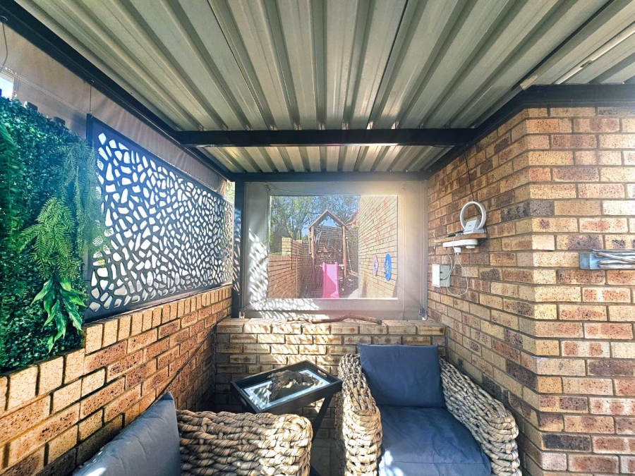 3 Bedroom Property for Sale in Honeydew Ridge Gauteng