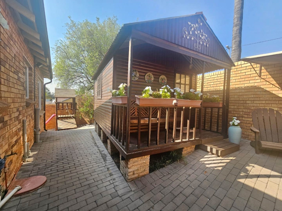 3 Bedroom Property for Sale in Honeydew Ridge Gauteng