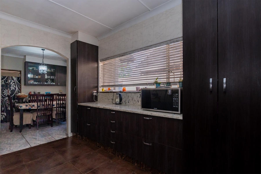 3 Bedroom Property for Sale in Edleen Gauteng