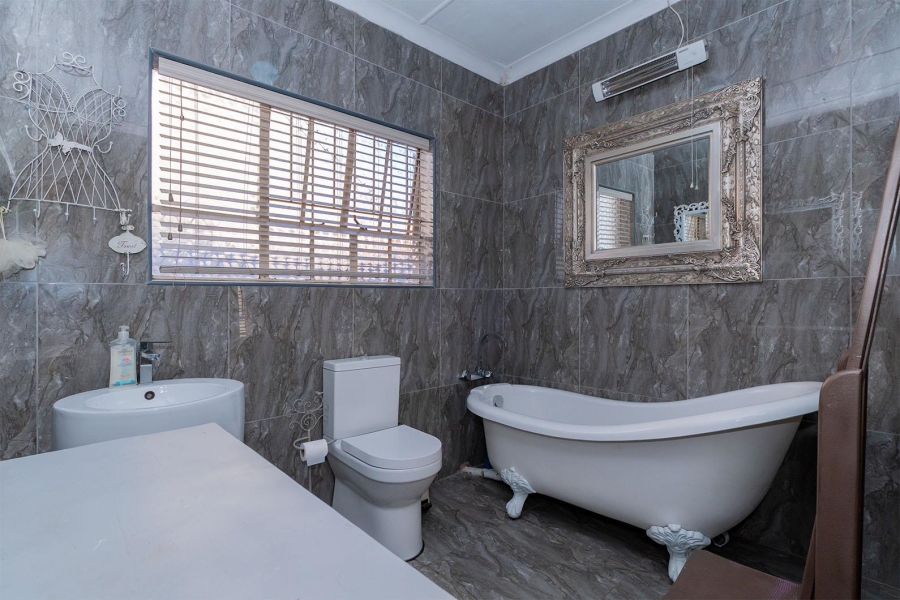 3 Bedroom Property for Sale in Edleen Gauteng