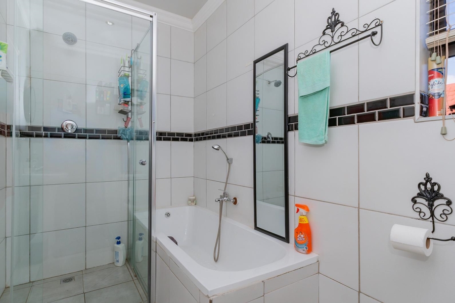 3 Bedroom Property for Sale in Edleen Gauteng