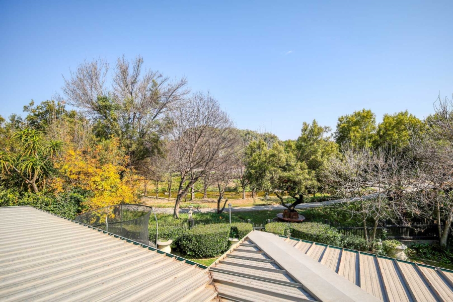 5 Bedroom Property for Sale in Fourways Gardens Gauteng