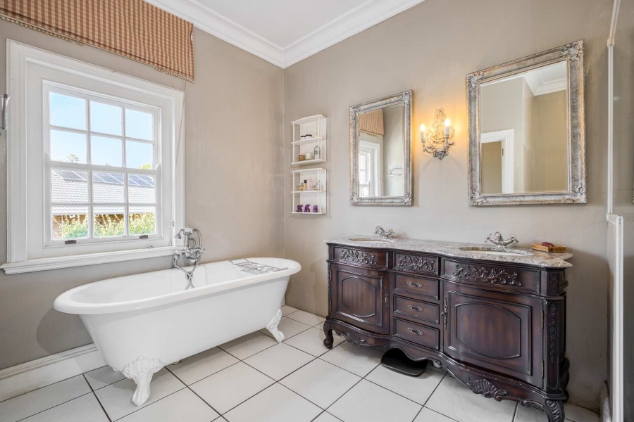 5 Bedroom Property for Sale in Fourways Gardens Gauteng