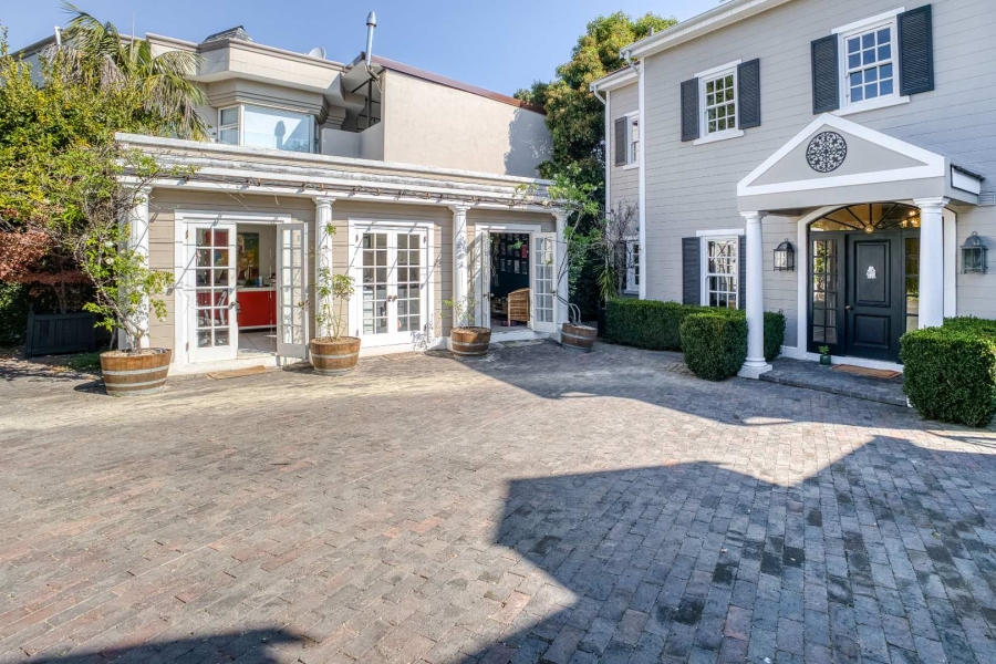 5 Bedroom Property for Sale in Fourways Gardens Gauteng