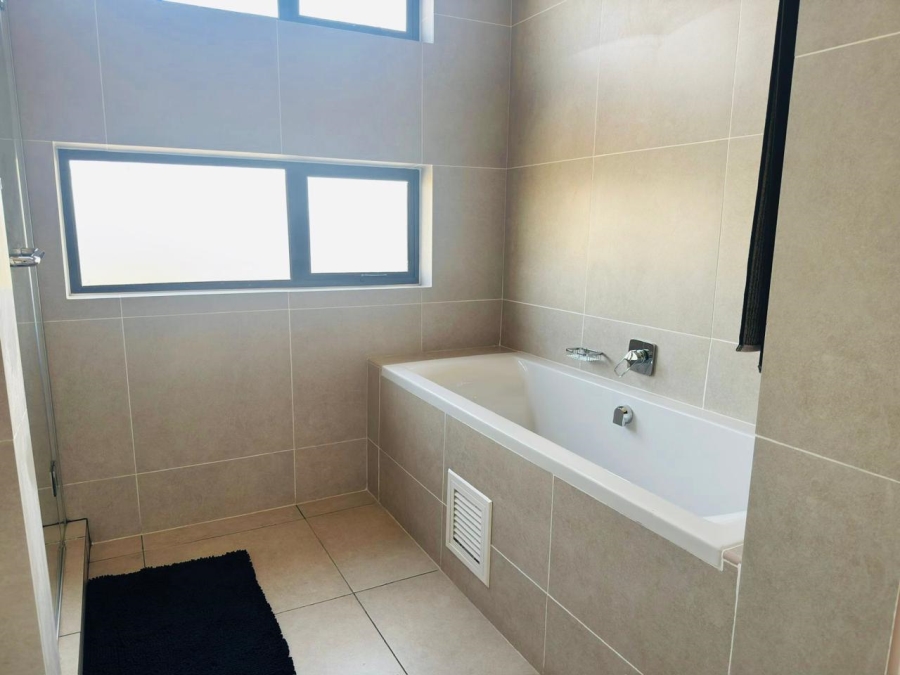 3 Bedroom Property for Sale in Greenstone Hill Gauteng