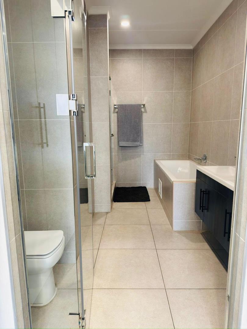2 Bedroom Property for Sale in Greenstone Hill Gauteng