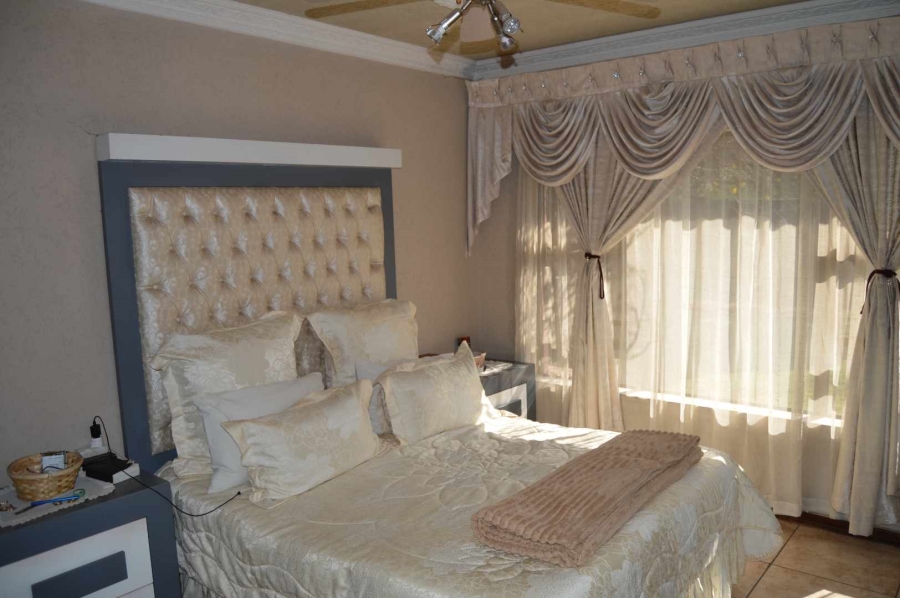 2 Bedroom Property for Sale in Mayberry Park Gauteng