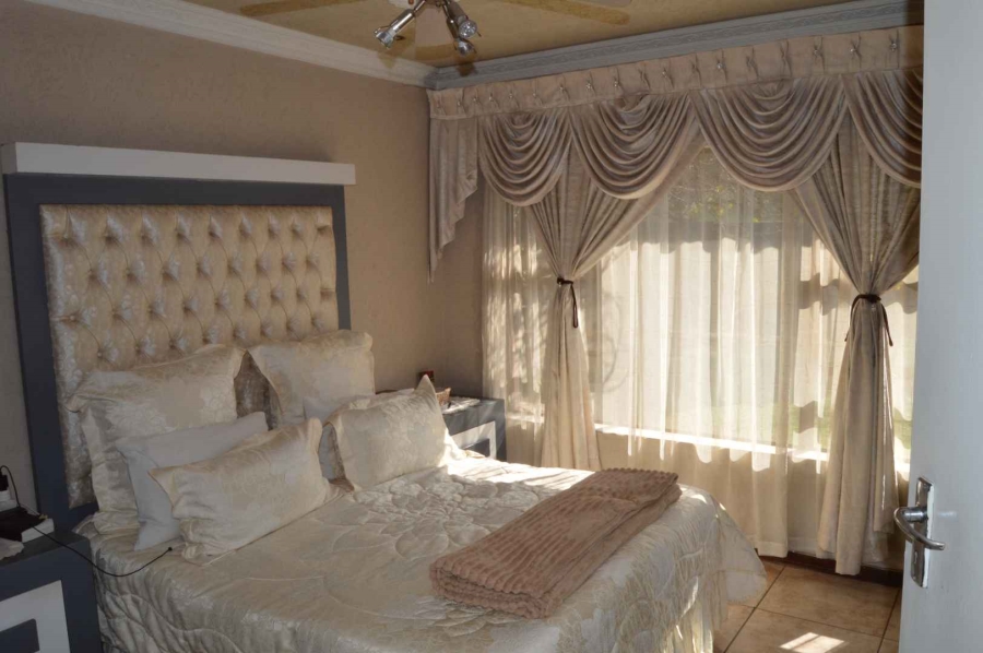 2 Bedroom Property for Sale in Mayberry Park Gauteng