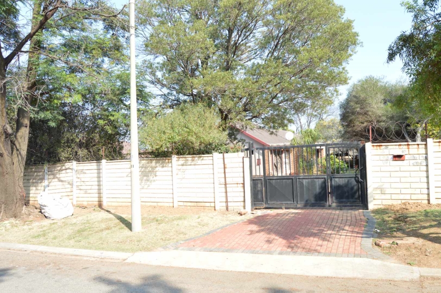 2 Bedroom Property for Sale in Mayberry Park Gauteng