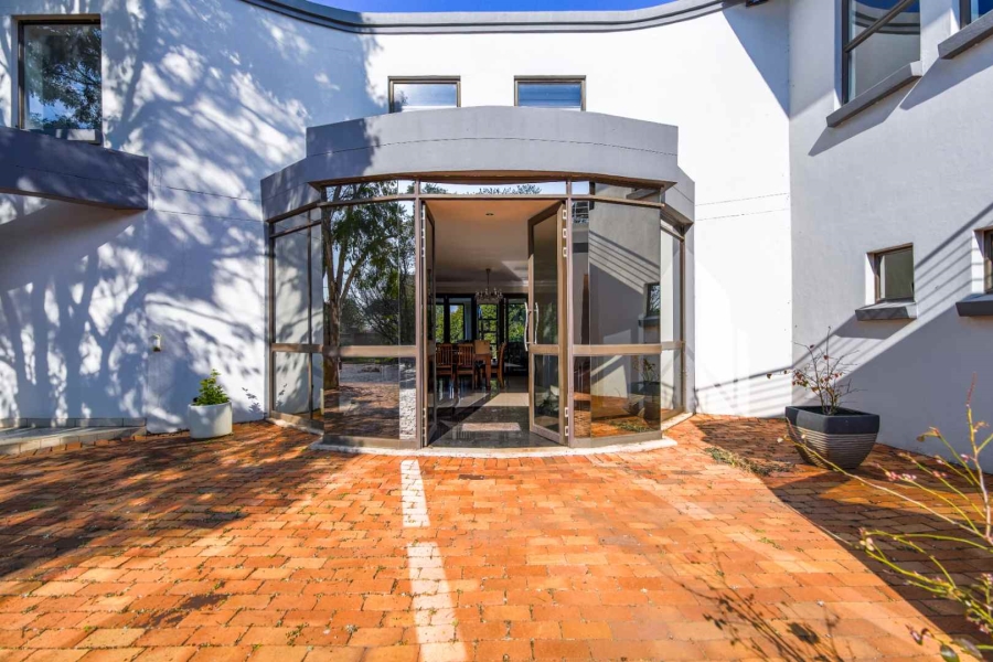 6 Bedroom Property for Sale in Zwavelpoort Gauteng