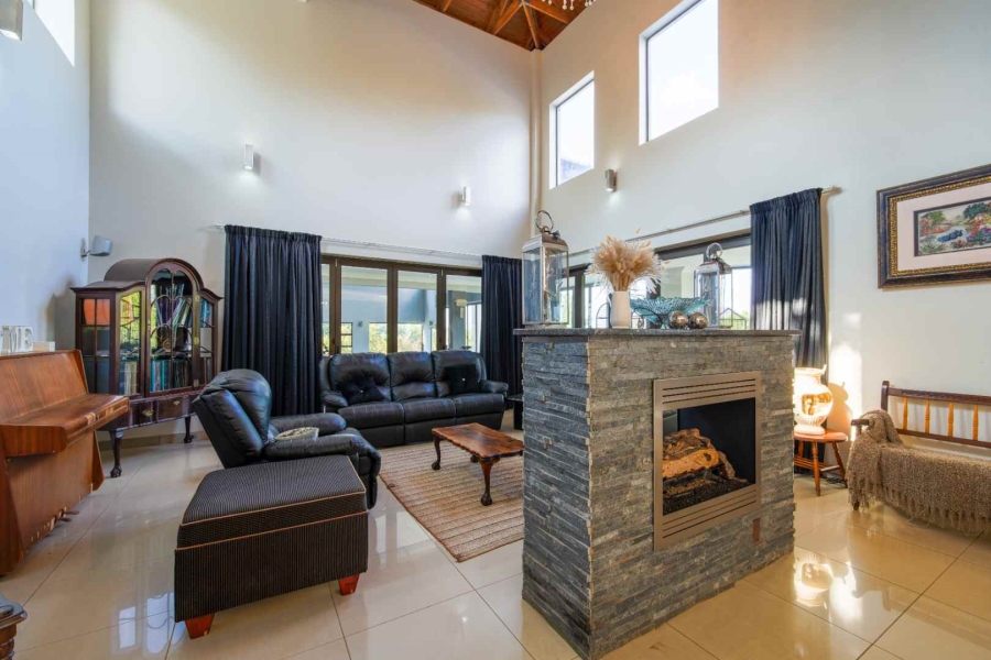 6 Bedroom Property for Sale in Zwavelpoort Gauteng