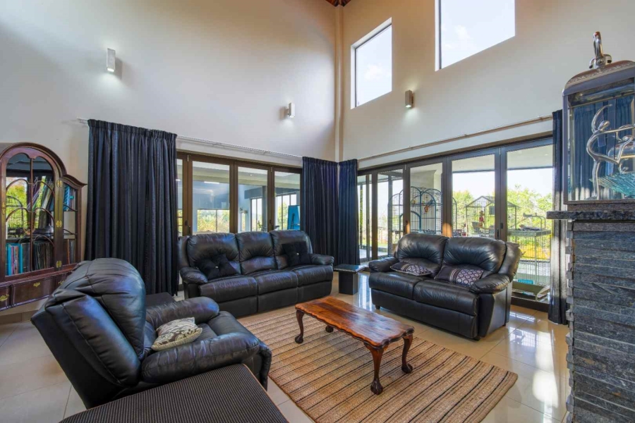 6 Bedroom Property for Sale in Zwavelpoort Gauteng