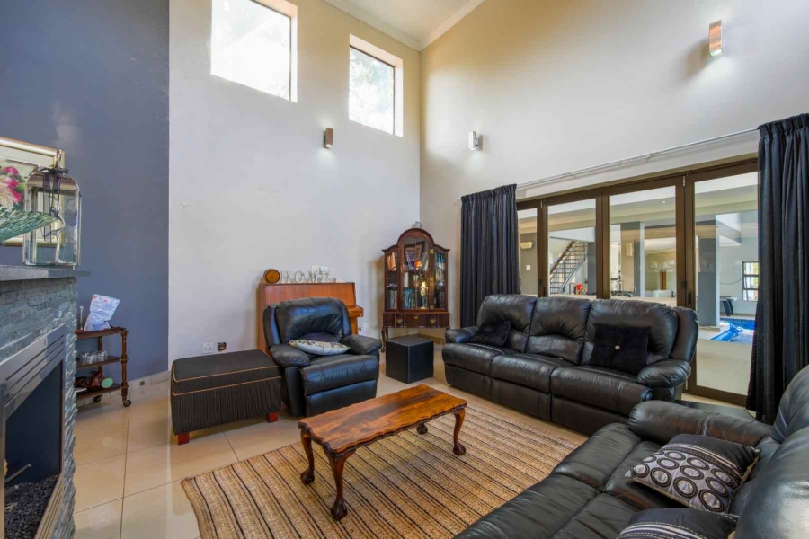 6 Bedroom Property for Sale in Zwavelpoort Gauteng
