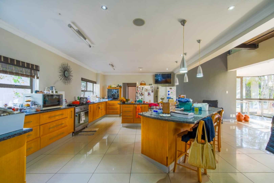 6 Bedroom Property for Sale in Zwavelpoort Gauteng