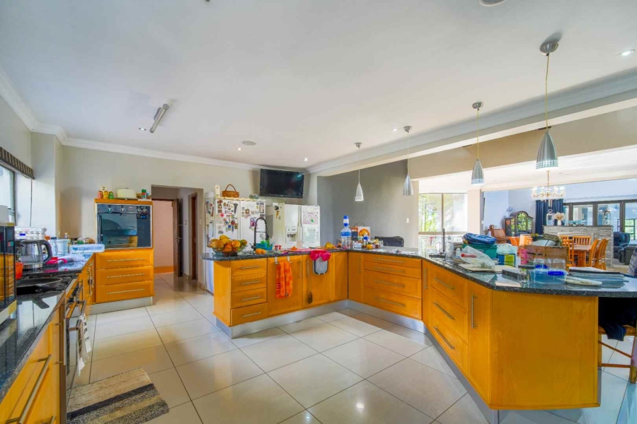 6 Bedroom Property for Sale in Zwavelpoort Gauteng