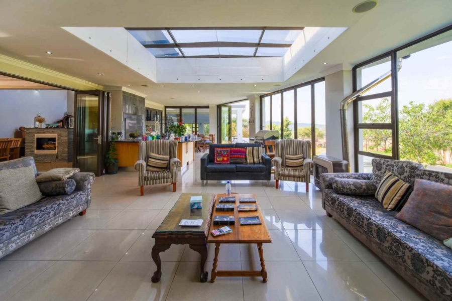 6 Bedroom Property for Sale in Zwavelpoort Gauteng