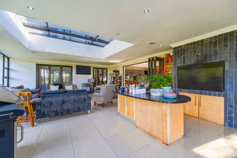 6 Bedroom Property for Sale in Zwavelpoort Gauteng