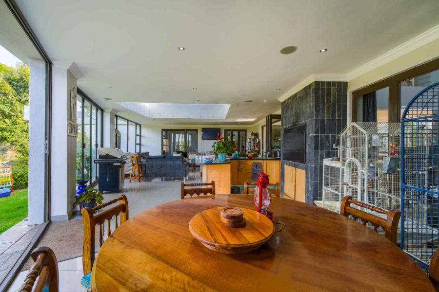 6 Bedroom Property for Sale in Zwavelpoort Gauteng