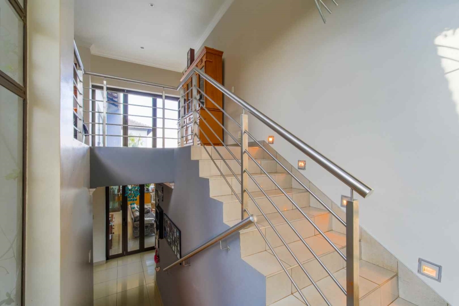 6 Bedroom Property for Sale in Zwavelpoort Gauteng
