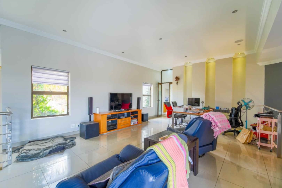 6 Bedroom Property for Sale in Zwavelpoort Gauteng