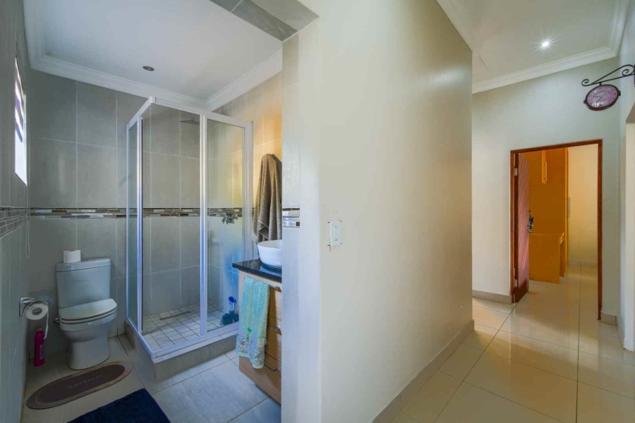 6 Bedroom Property for Sale in Zwavelpoort Gauteng
